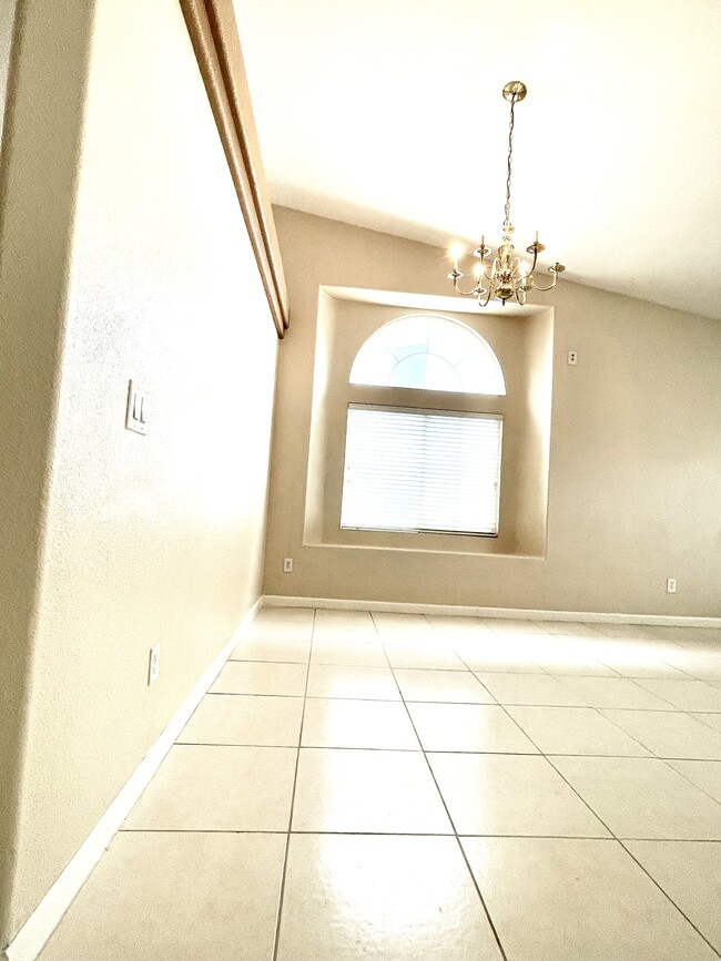 Building Photo - 9691 Cathedral Stairs Ct