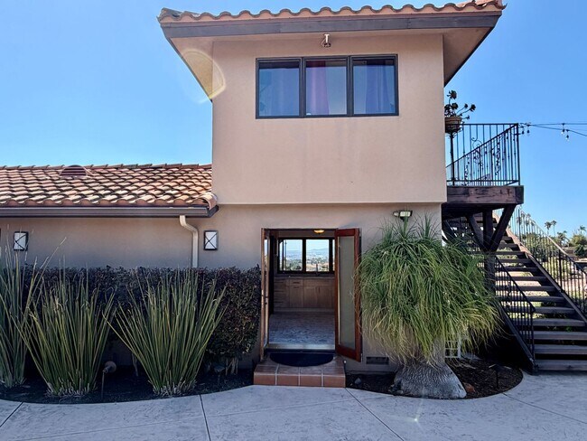 Foto del edificio - Resort Style Living on Warmlands Avenue