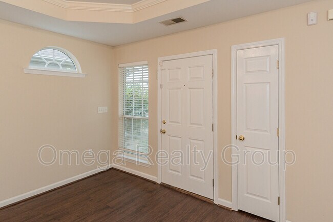 Building Photo - 200 Rocky Ridge Dr