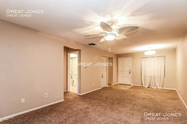 Foto del edificio - 55+ Community with many amenities!
