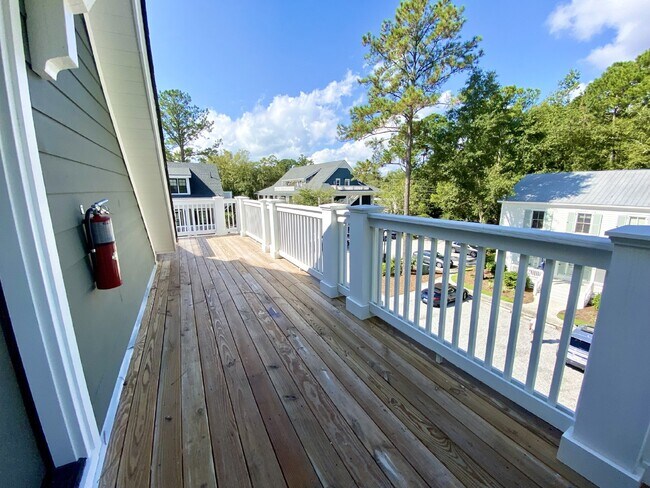 Foto del edificio - One Bedoom w/ Office Space, In the Heart of Old Town Bluffton!