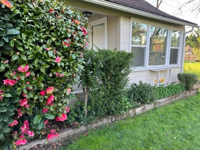 Foto del edificio - 926 SW Greenwood Ave