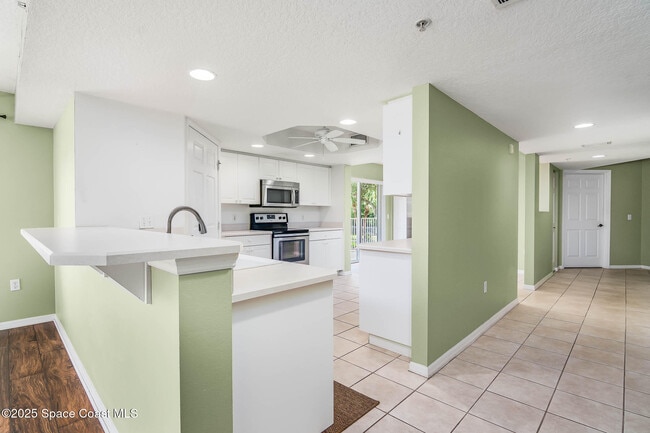 Foto del edificio - 8921 Lake Dr