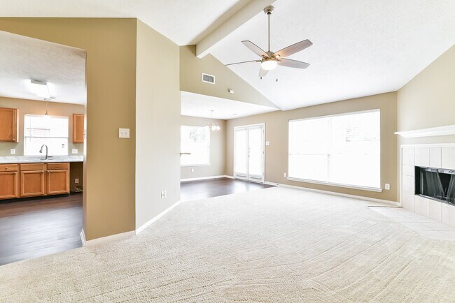 Foto del edificio - 3122 Rainpark Ln