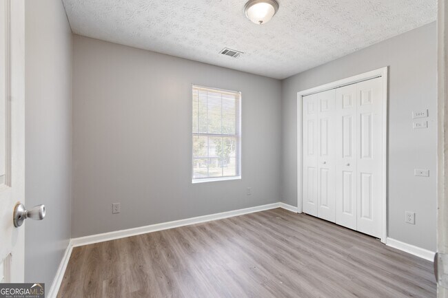 Building Photo - 6335 Topaz Trail