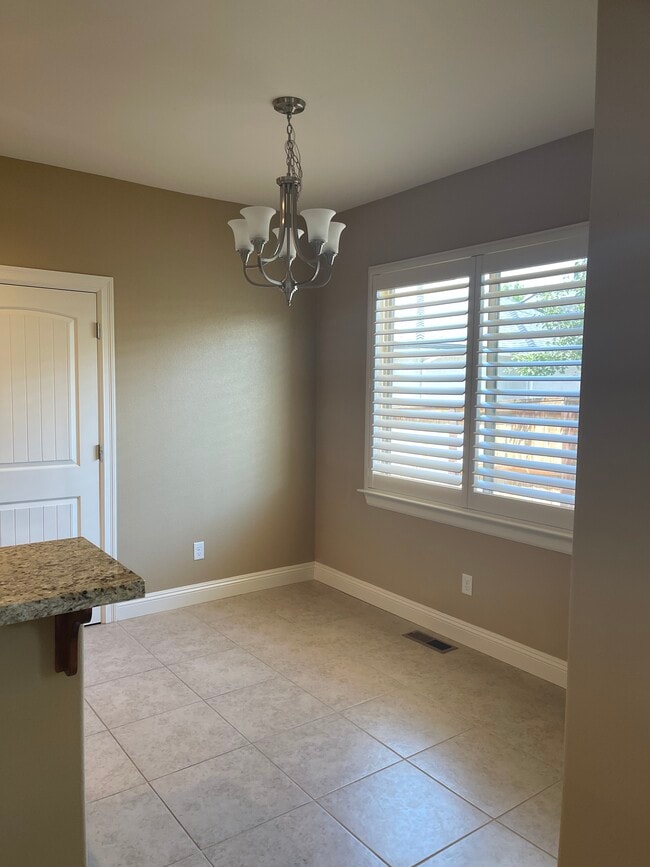 Foto del edificio - 1355 Cedar Creek Cir