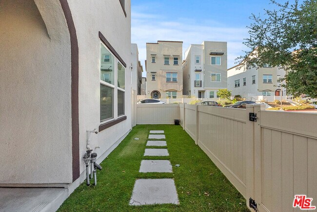 Foto del edificio - 749 Daniel Freeman Cir