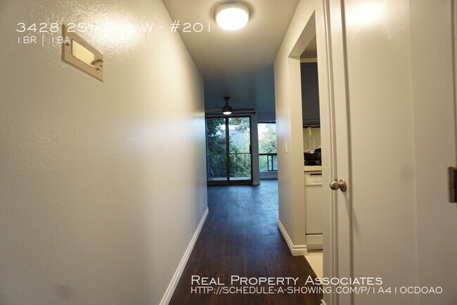 Building Photo - 3428 25th Ave W