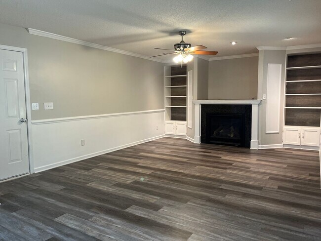 Foto del edificio - Spacious 2 Story Home In Raleigh, Availabl...