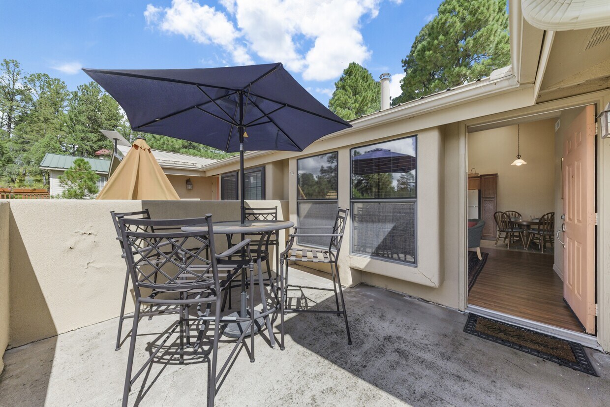 Foto principal - 101 Racquet Dr