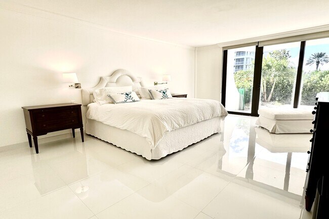 Foto del edificio - 2580 S Ocean Blvd