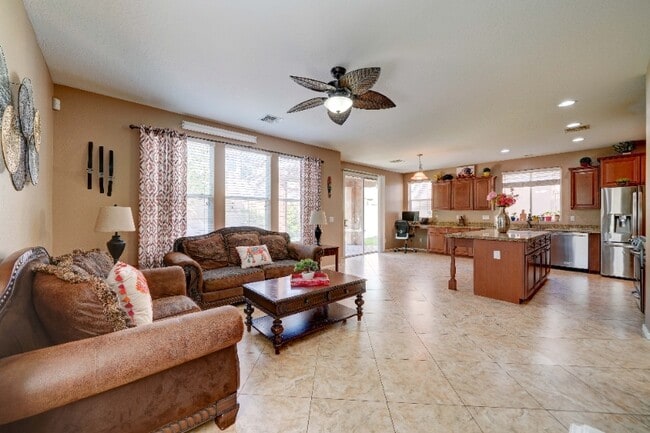 Building Photo - 9130 S Terry Ln