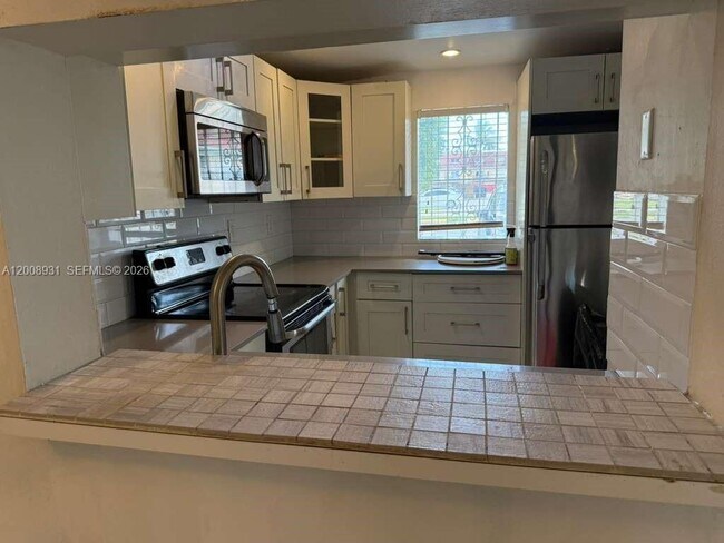 Foto del edificio - 300 NW 107th Ave