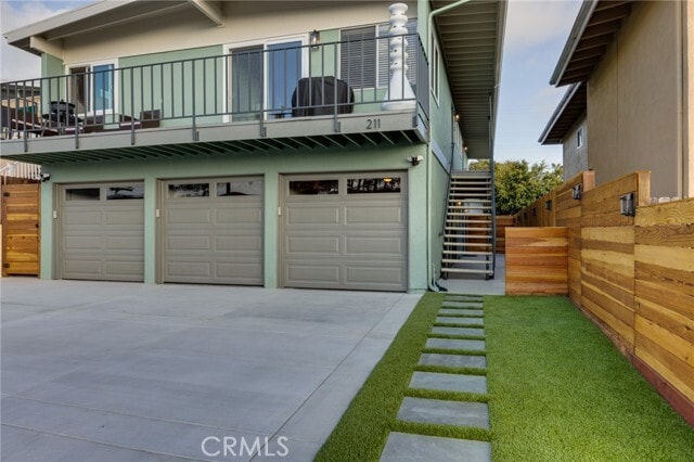 Building Photo - 211 Avenida Serra