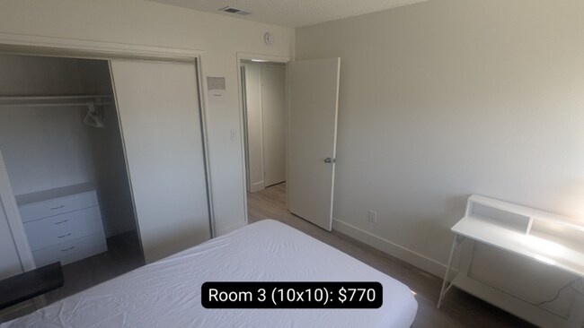 Foto del edificio - 6851 Albury St