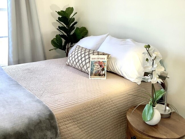 Foto del edificio - 1518 W Craig Pl