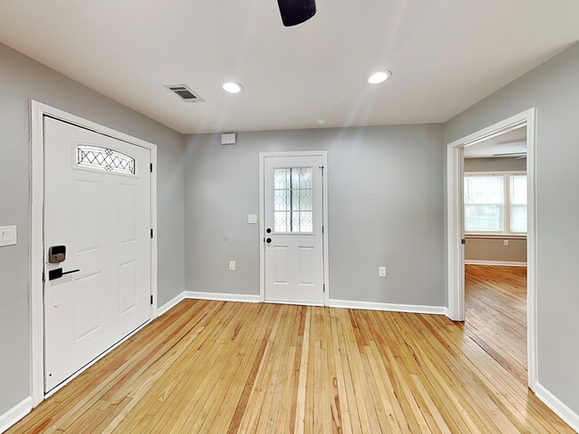 Building Photo - 1770 Springview Rd NW