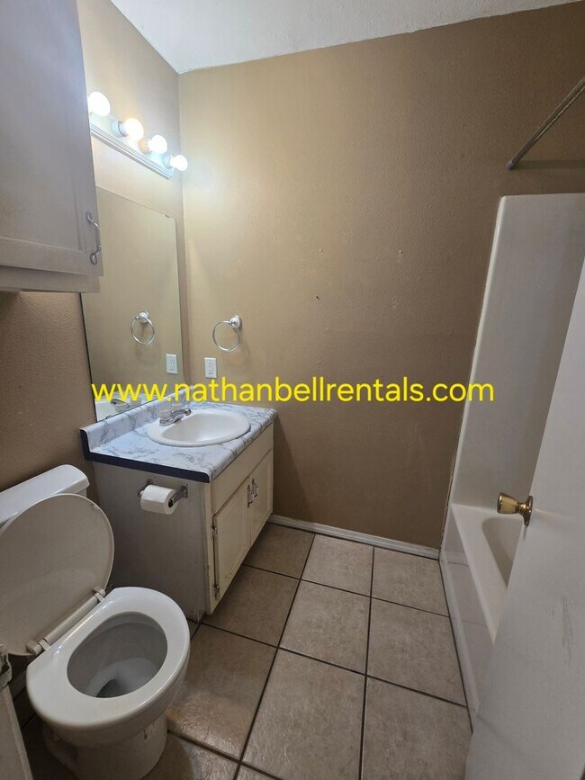Foto del edificio - 3 bedroom/2 bath single family
