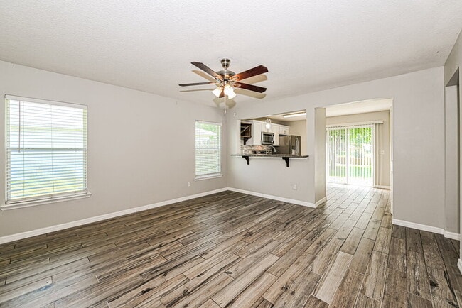 Building Photo - 168 Buck Run Way