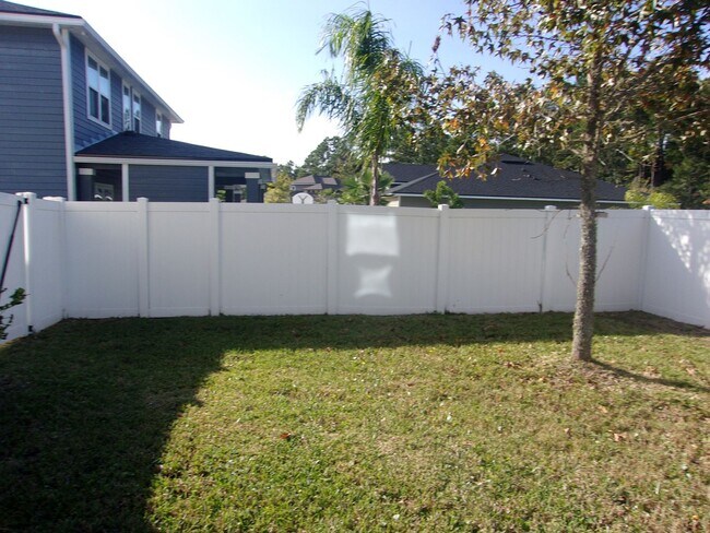 Building Photo - Well Appointed 4/3  Dreamfinders Home