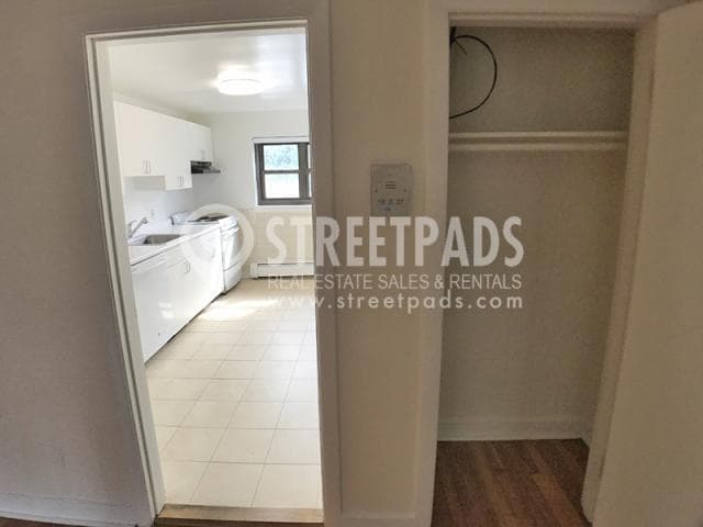 Foto del edificio - 2 bedroom in Brookline MA 02446