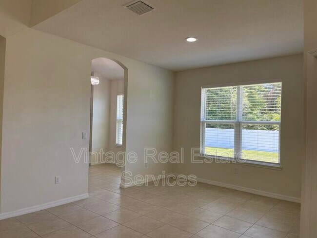 Building Photo - 7905 Silver Clover Ct