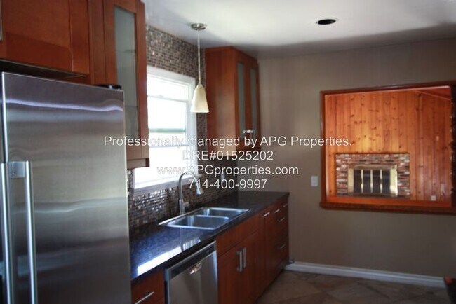 Foto del edificio - Beautiful 4 bedroom 2.5 bathroom Home in F...