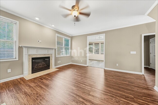 Foto del edificio - 2300 Barton Oaks Dr