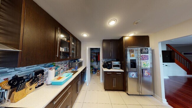 kitchen plus w/d - 1 Ipswich Ave