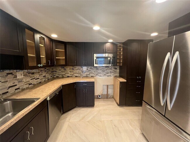 Foto del edificio - 8937 NW 27th St