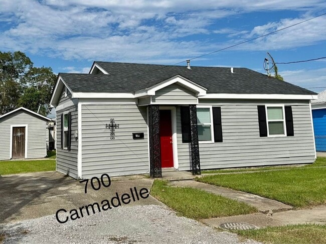 Building Photo - 700 Carmadelle St
