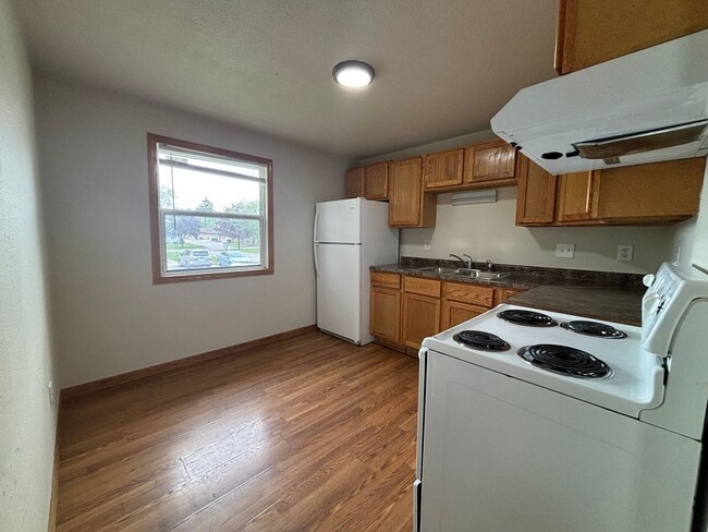 Building Photo - Regal Landing ||