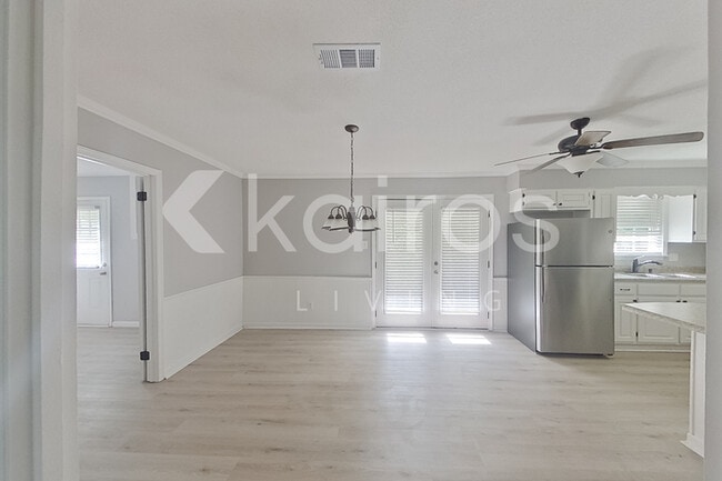 Foto del edificio - 13030 Depew Rd