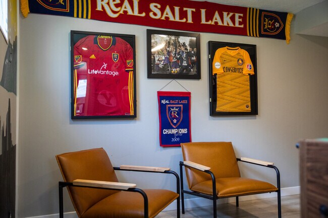 Foto del edificio - 1020 E Diamond Way