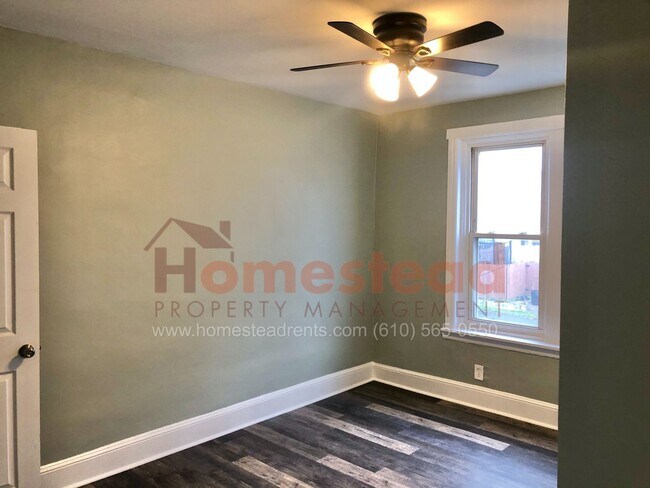Foto del edificio - 3 BEDROOM MARCUS HOOK HOME FOR RENT!
