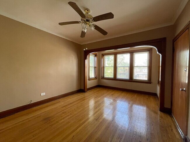 Building Photo - 6953 S Artesian Ave