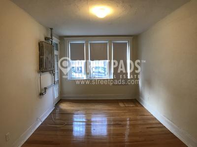 Foto principal - 2 bedroom in Boston MA 02135