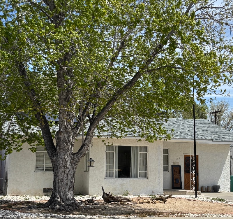 Primary Photo - 708 N Monterey Ave