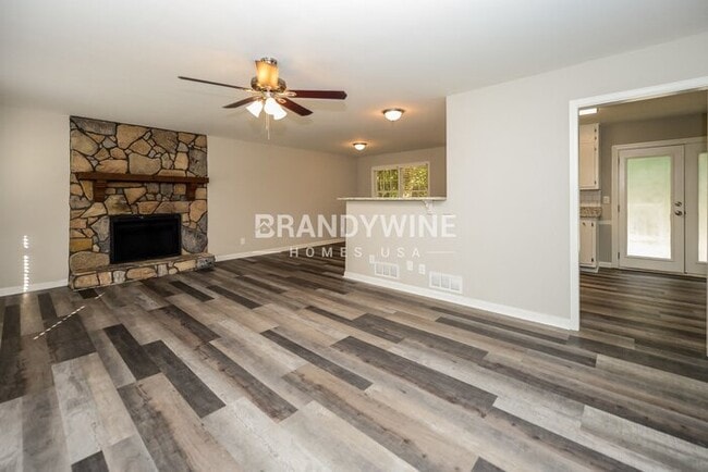 Foto del edificio - 95 Stone Wood Ln