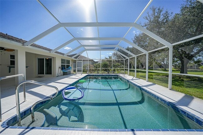 Building Photo - 2925 Magdalina Dr