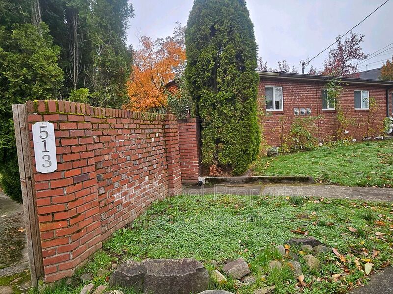 Foto principal - 513 SE 157th Ave