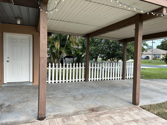 Building Photo - 342 S Wimbrow Dr