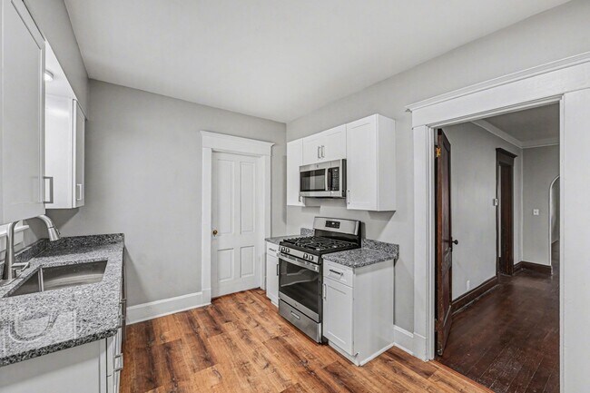 Foto del edificio - Fully Renovated 2BR Home – Modern Updates & Classic Charm