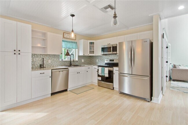 Foto del edificio - 6885 Barnwell Dr