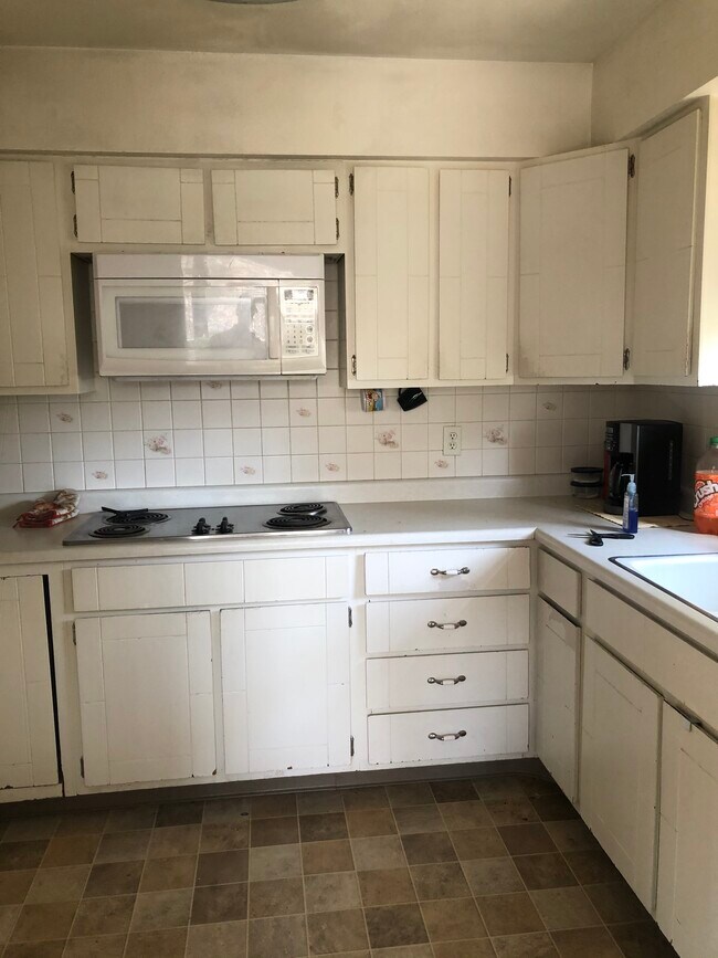 Building Photo - 828 Timber Ln