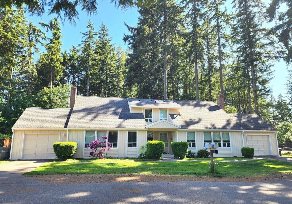 Foto principal - 4608 73rd St Ct E