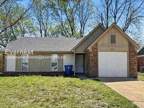 Building Photo - 6260 Somerset Dr