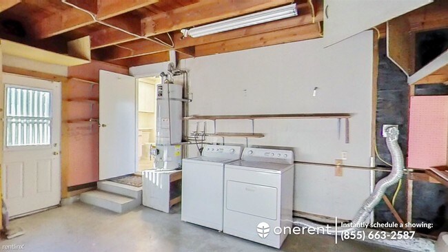 Building Photo - 10281 N Blaney Ave