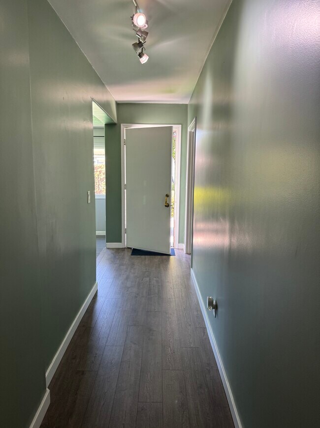 Foto del edificio - 774 Elder Ave