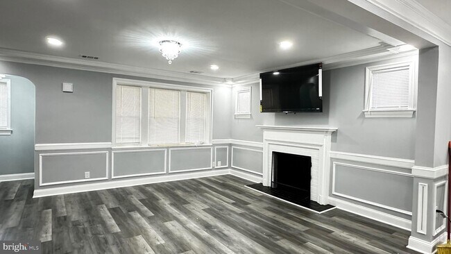 Building Photo - 3732 Echodale Avenue